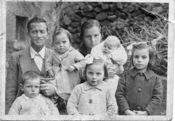 Familia Crespo, de Valgañón en 1942