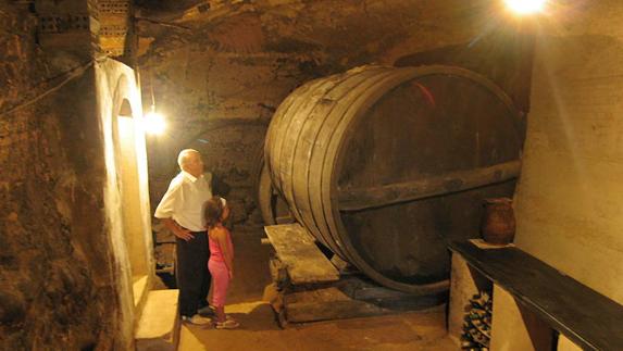 El Colegio Oficial de Arquitectos analizará los barrios de bodegas de cinco localidades