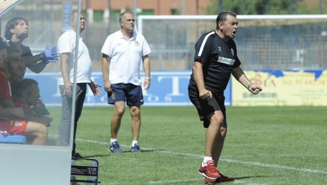 «Dicen mis jugadores que el árbitro les ha provocado durante el partido»