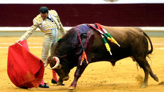 Gran bronca contra el palco por negar la puerta grande a Enrique Ponce