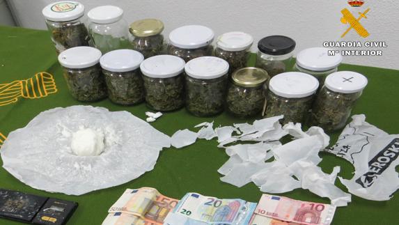 Desmantelado un punto de venta de droga en una vivienda de Baños de Río Tobía