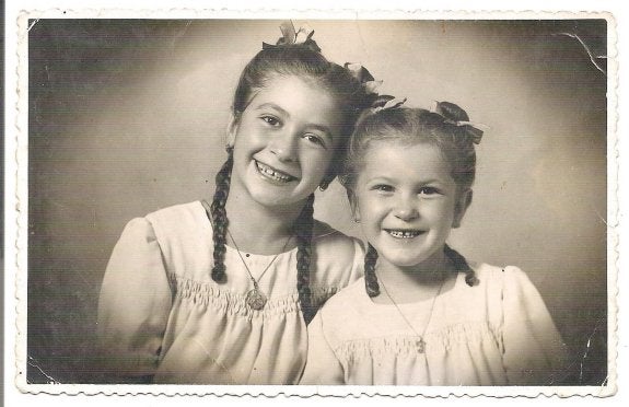 Dos hermanas de Ciriñuela, en 1945