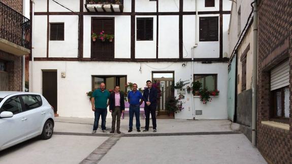 Cañas renueva dos calles y el acceso a la iglesia