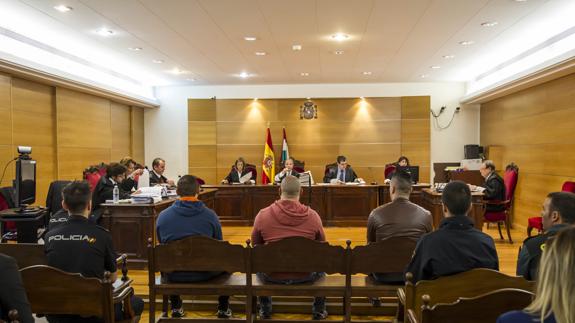 Cinco años de prisión por asaltar un chalé en Lardero