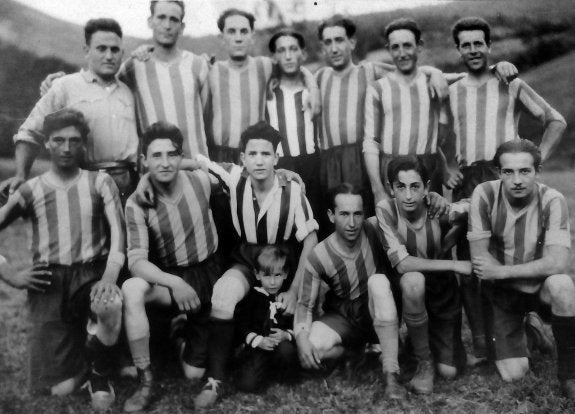 Futbolistas de Canales en 1924