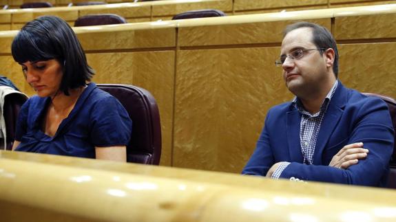 «Acepto pero no comparto. Sigo para cambiar el PSOE»