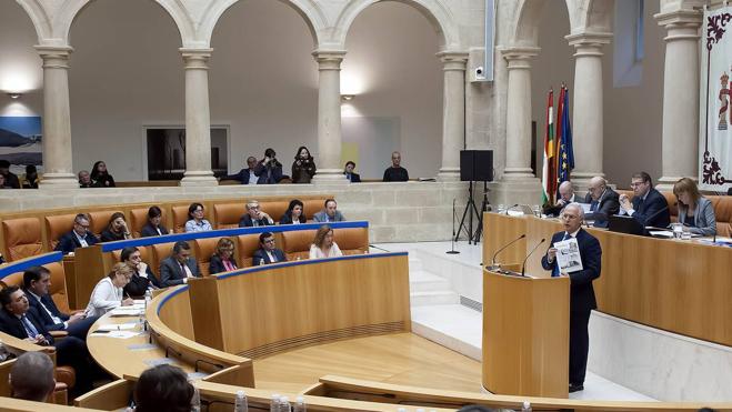 Ceniceros promete ser reivindicativo ante Madrid pero «de manera leal»