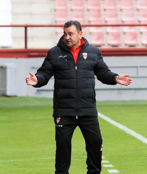 Carlos Pouso dimite como entrenador de la UDL