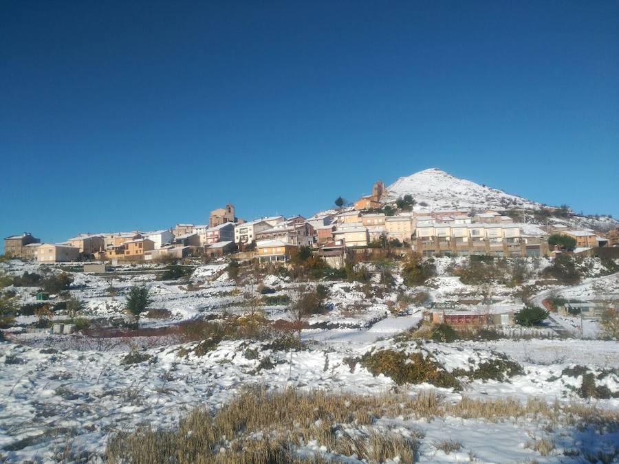 El puerto de Peña Hincada precisa cadenas para circular por hielo y nieve