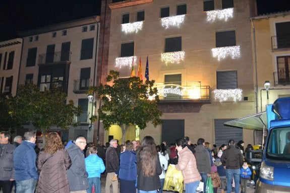 Nájera se sumerge en la Navidad con el encendido de las luces y una chocolatada