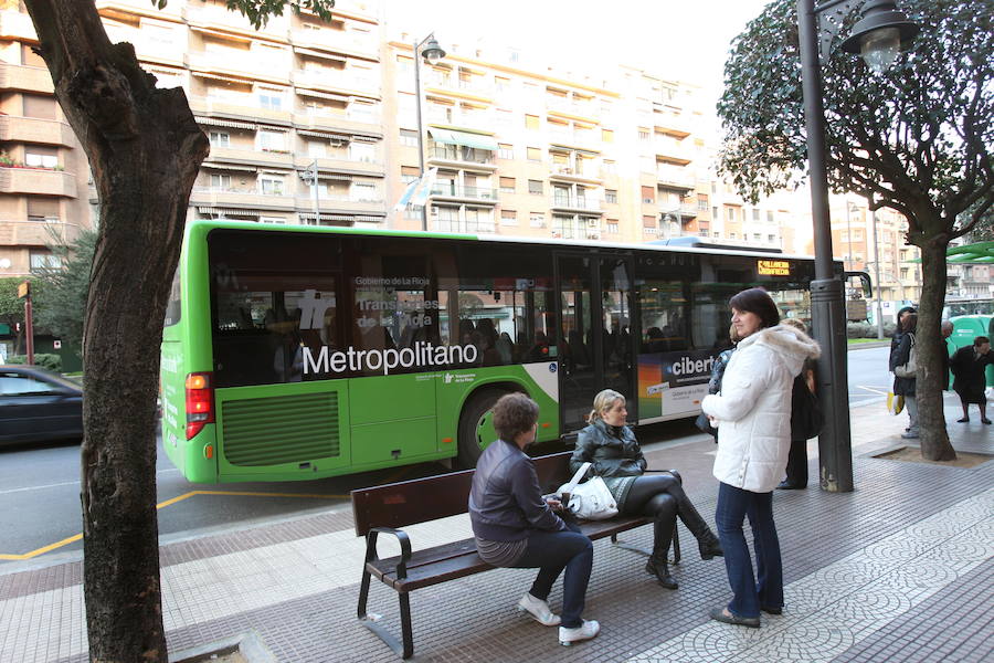 Fomento destina 1,1 millones a mantener 14 líneas de autobuses deficitarias
