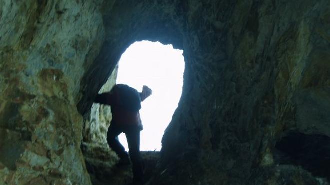 El hombre y la piedra