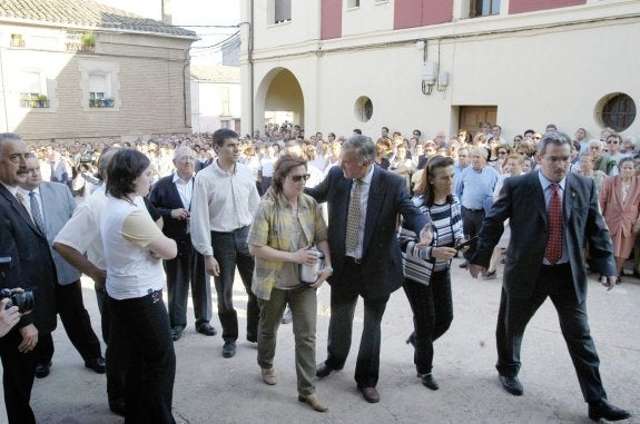 «Trillo se fue a Londres y nosotros nos quedamos con los muertos»