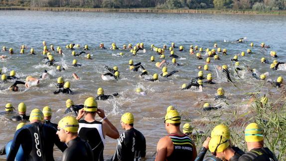 El I Triatlón Rioja incluye la disciplina de natación en el Ebro