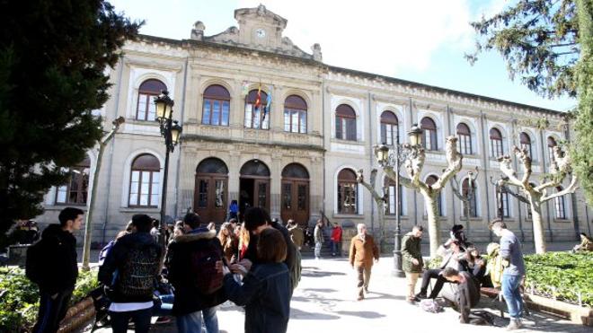 Los vestigios aparecidos en el Sagasta no complicarán las obras, asegura Educación