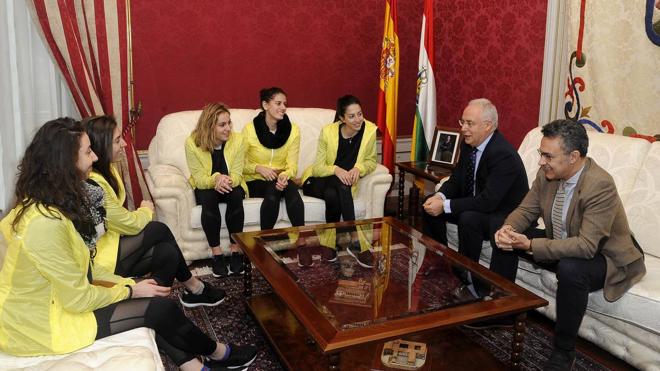 Las chicas de plata pisan La RIoja