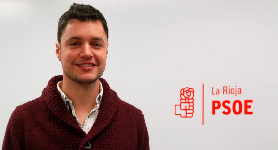 El PSOE pide al Gobierno que «espabile» después de que la UR pierda el 39,9% de sus alumnos