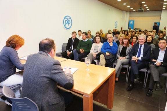 El PP convoca para el 1 de abril su congreso más dividido en 27 años, con voto secreto