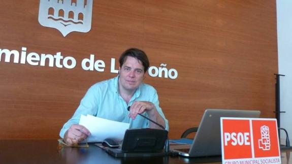 El PSOE pide crear una oficina de asistencia para los trámites electrónicos