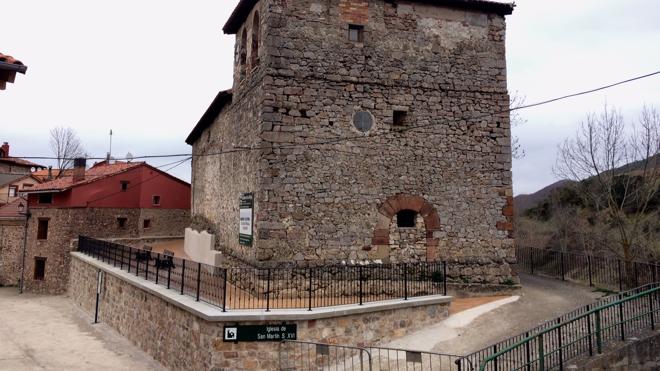 Pazuengos reurbaniza el entorno de la iglesia para crear un espacio de ocio