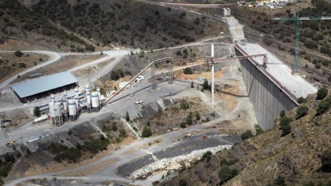 El Ministerio y la UTE desbloquean las obras de la presa de Enciso, que se retomarán el 3 de abril