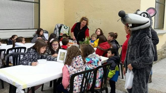 Primer taller infantil en los rastrillos de San Francisco