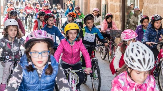 Contra el cáncer, a pie y a pedaladas