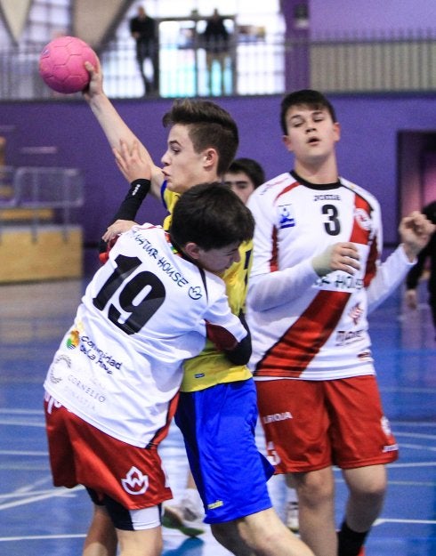 La liga cadete se tiñe de amarillo