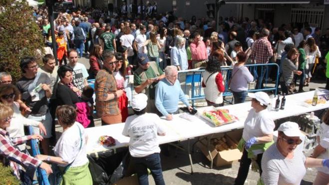 La multitudinaria fiesta del ajo asado