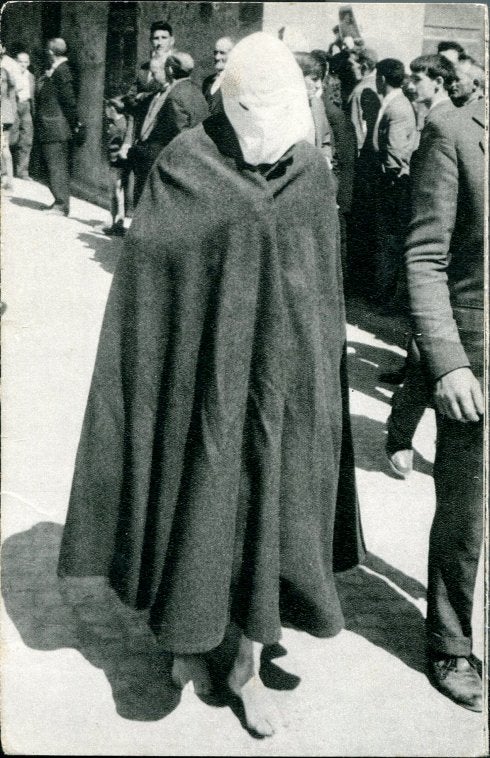 San Vicente, 1963: una procesión de postal