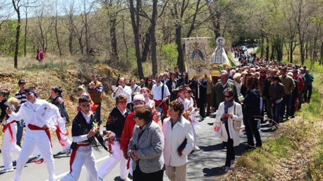 Grañón acompañó a la Virgen hasta la iglesia