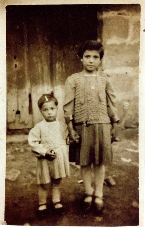 María Jesús y Áurea, en Ojacastro en 1926