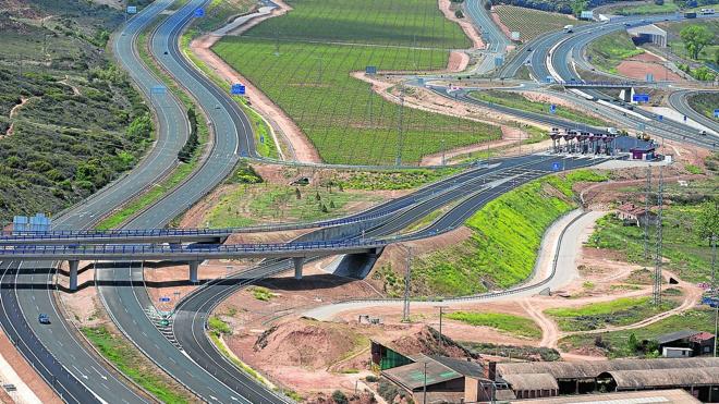 De la Serna inaugura mañana el enlace de la N232 con la AP-68 y la Circunvalación