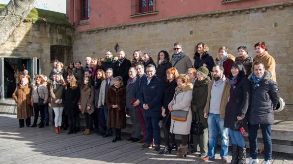 El Grupo de Danzas de Logroño, Medalla de La Rioja; Carlos Coloma, Riojano Ilustre