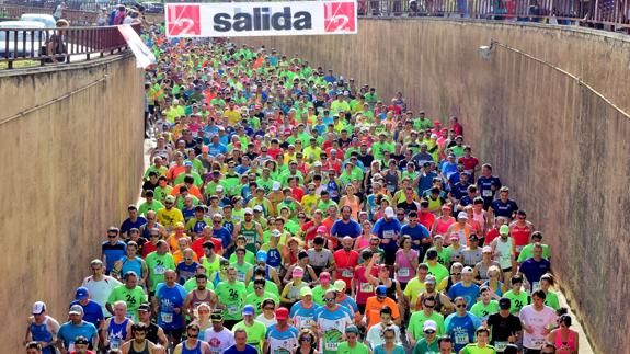 Camilo Santiago y Elena Loyo, ganadores de la Media Maratón