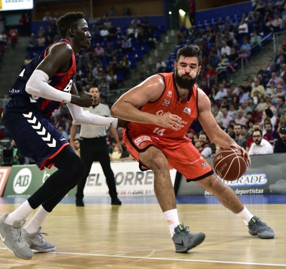 El Valencia asalta el Buesa Arena