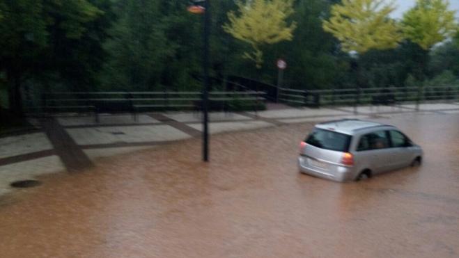 Fuertes lluvias en Alfaro y granizo en Arnedo