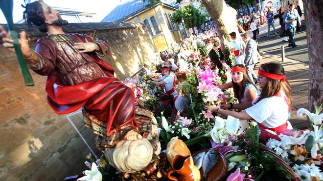 Un muro de flores para San Bernabé