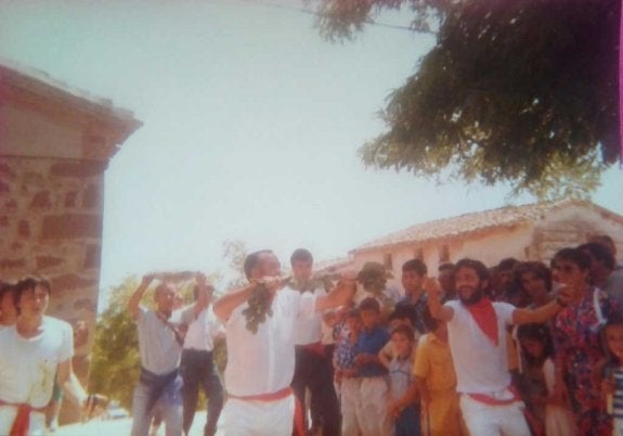 Danzadores de Azofra en los años 80